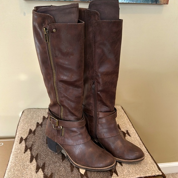 Carlos by Carlos Santana Knee High Brown Boot - Picture 3 of 11